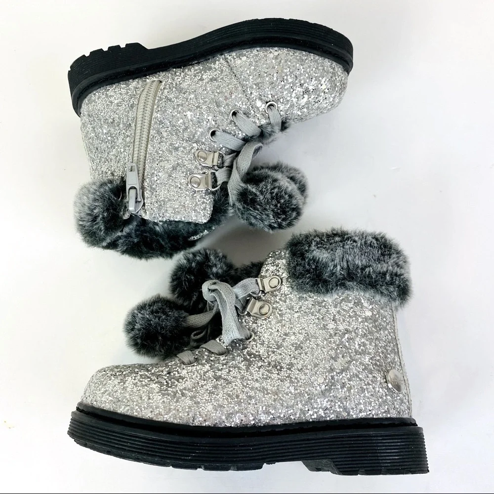 Nicole Miller Silver Glitter Fur Lined W/ Pom Pom Boots Size 7